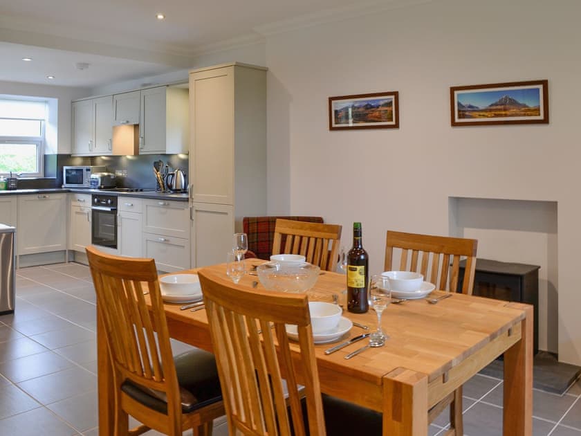Glenkindie Estate Holiday Cottages Tornahatnach (ref UK5177) in