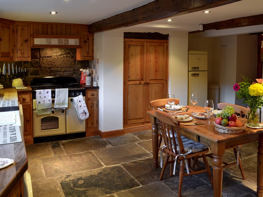 Kitchen and dining area | Eider Cottage, Holmfirth