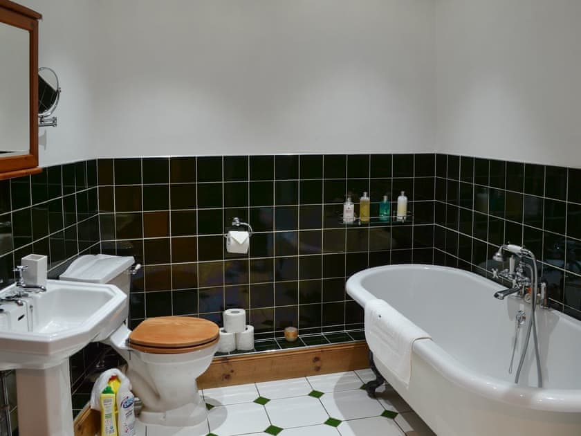 Bathroom | Eider Cottage, Holmfirth