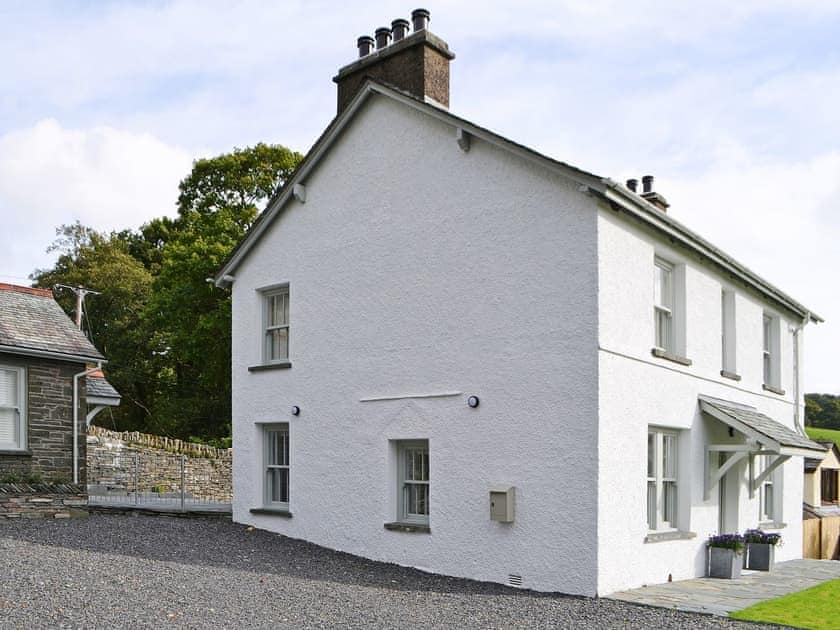 Traditional Lakeland whitewaashed house | Dale View, Little Langdale near Ambleside