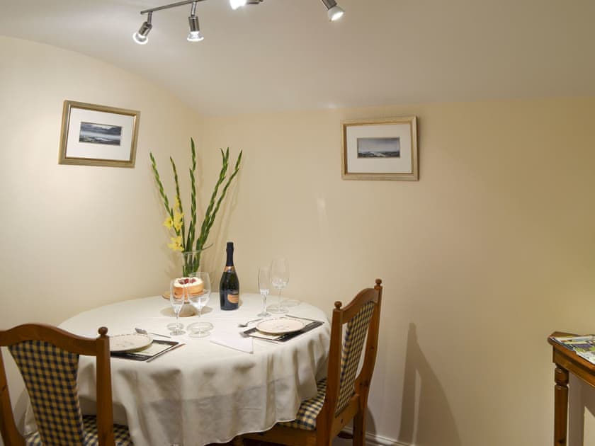 Intimate dining room | Mallard Cottage, Holmfirth