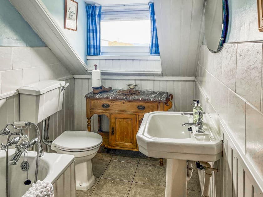 Bathroom | Bayview, Carradale