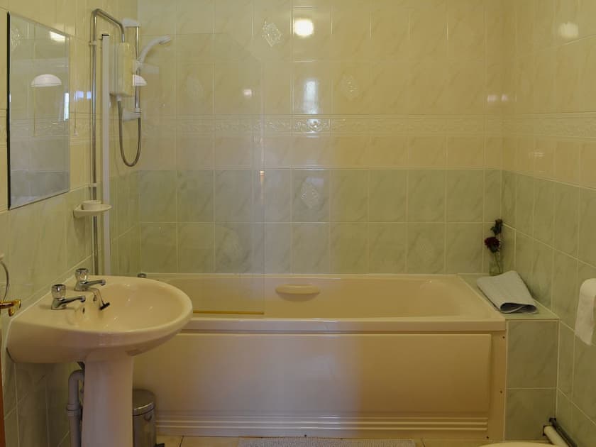 Bathroom | Dwyfach - Aberkin Farm, Llanystumdwy, near Criccieth