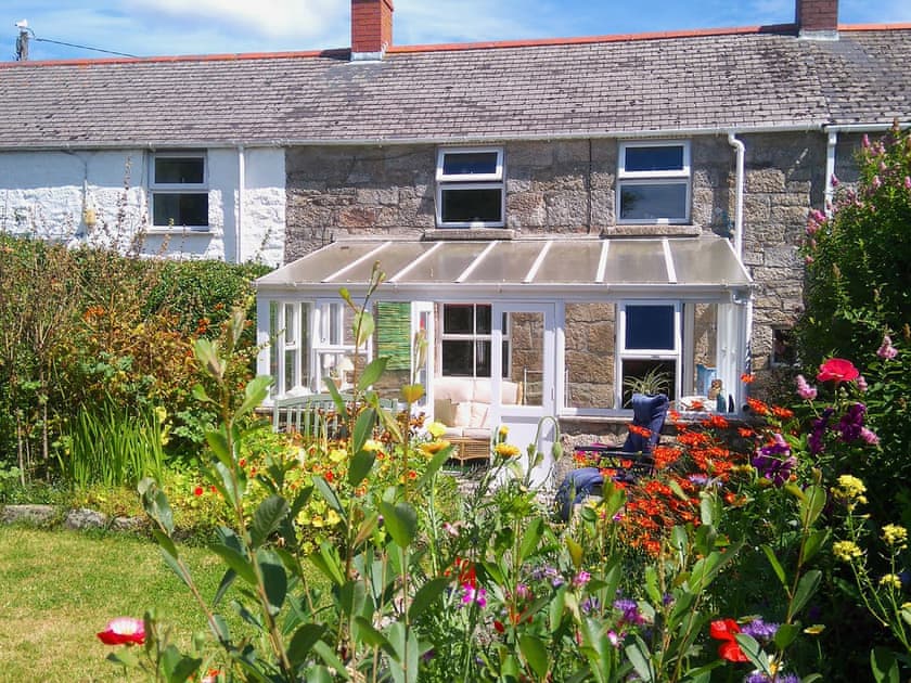 Willow Cottage (ref UKC243) in Ashton, near Helston, Cornwall