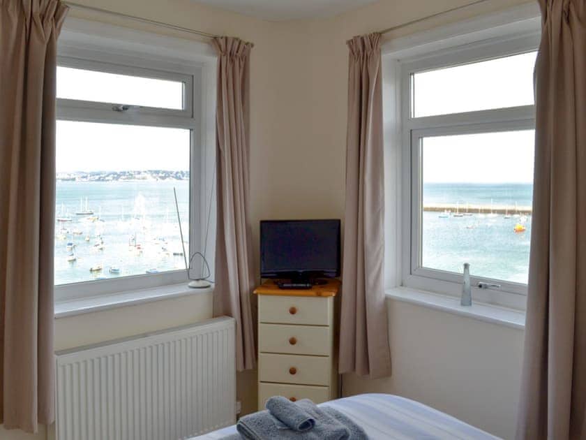 Wonderful sea views from the double bedroom | Cliff Cottage, Brixham