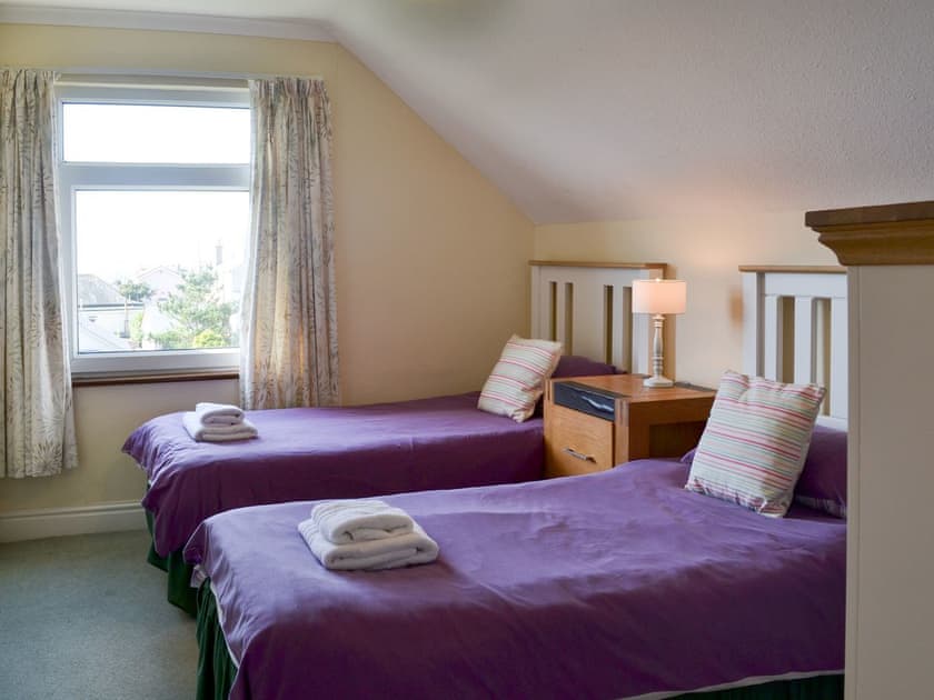 Twin bedroom | West Park, Hope Cove, near Kingsbridge