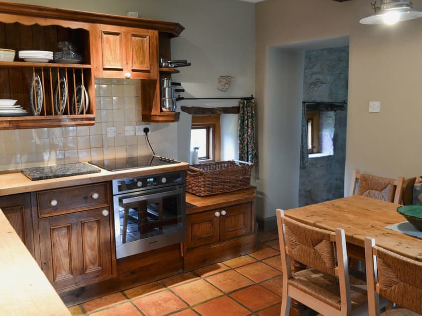 Kitchen/diner | Dovedale - Sprink Farm Cottages, Hartington, near Buxton
