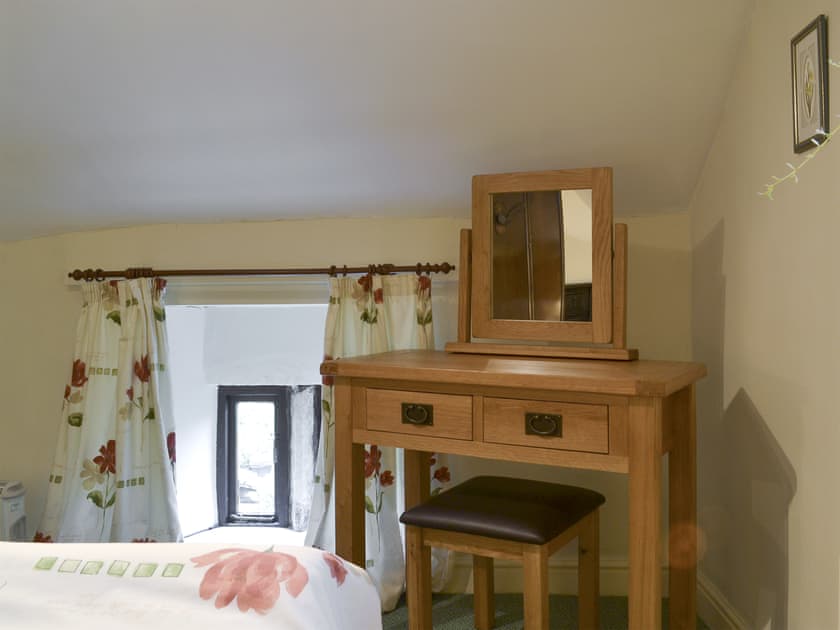 Dressing area in double bedroom | Ivy Cottage, Aldwark, near Matlock
