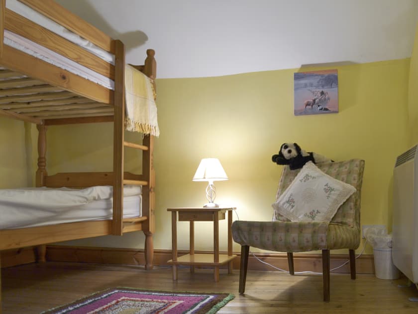 Good sized bunk bedroom | Ivy Cottage, Aldwark, near Matlock