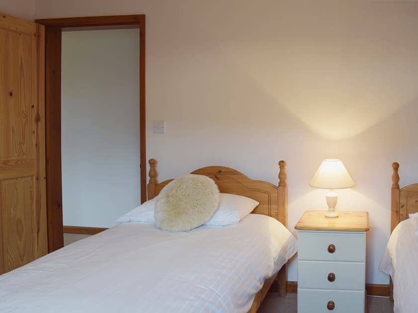 Twin bedroom | Coriander - Grove Farm Barns, Catfield