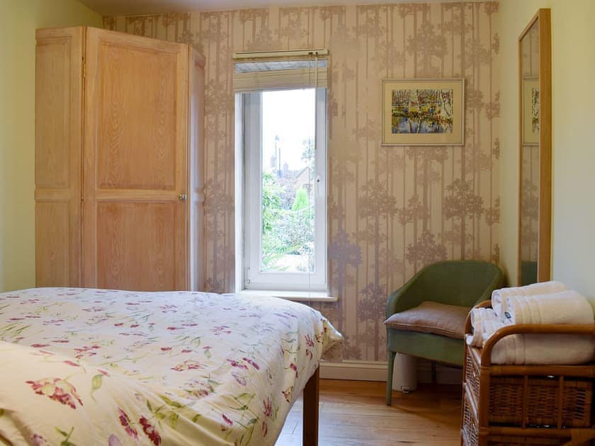 Comfortable double bedroom | The Writing Room, Barford, near Stratford-upon-Avon
