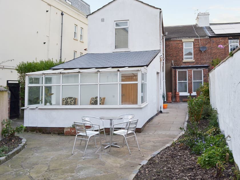 Sitting-out-area | 28 The Promenade, Southport
