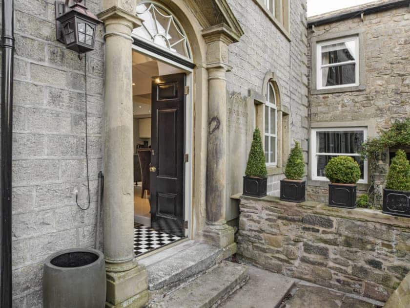 Entrance from front courtyard | Old Chapel House, Barnoldswick
