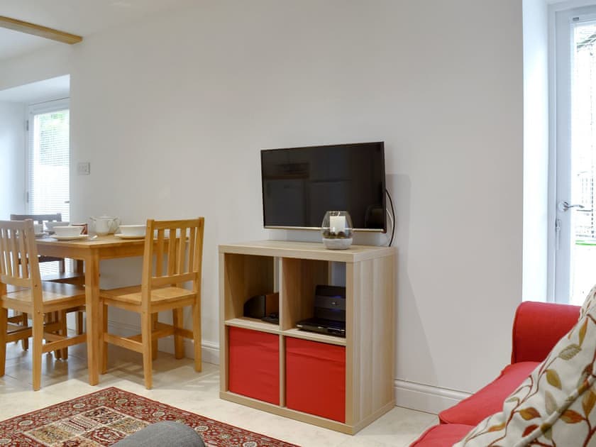 Charming open plan living/dining room/kitchen | The Stables, Marksbury, near Bath