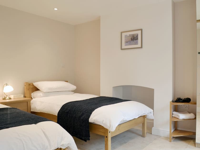 Comfortable twin bedroom | The Stables, Marksbury, near Bath