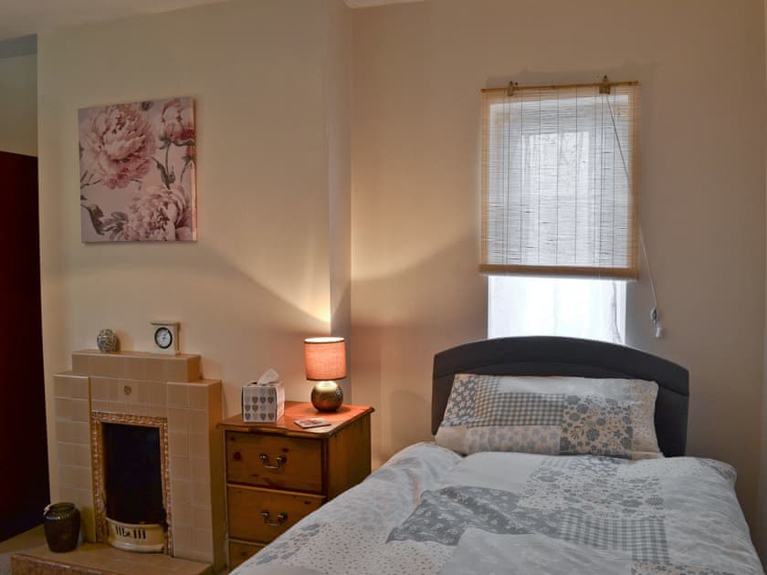 Single bedroom with period fireplace | Hill Farm - HIll Farm, Harby, near Melton Mowbray