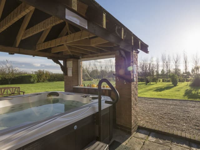 Treetops Cottages Spa Oak Ref Ukc859 In Grasby Near Caistor