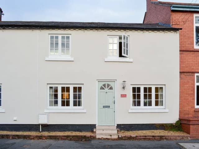 The Old Post Office Ref Ukc897 In Farndon Near Chester