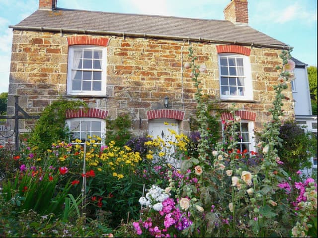 Trefusia Ref Ukc1080 In Bolingey Near Perranporth Cornwall