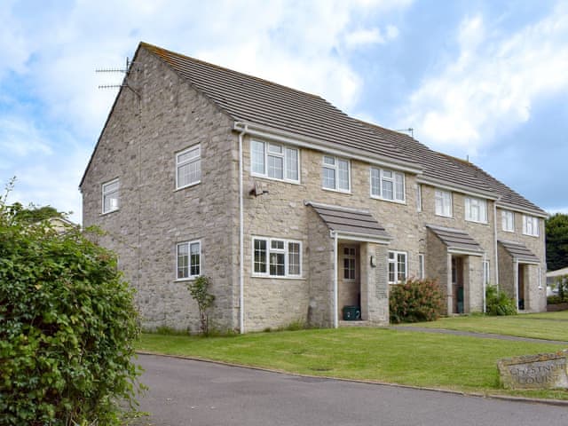 Flat 2 Chestnut Court Ref Ukc1109 In West Lulworth Near Wareham