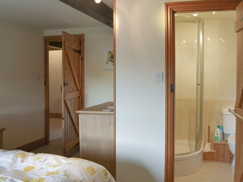 En-suite shower room within master bedroom suite | The Old Chapel, Thoralby, near Leyburn