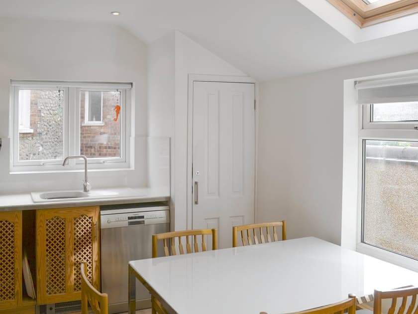 Convenient dining area within kitchen | The Seahorses - Seahorses, Sheringham