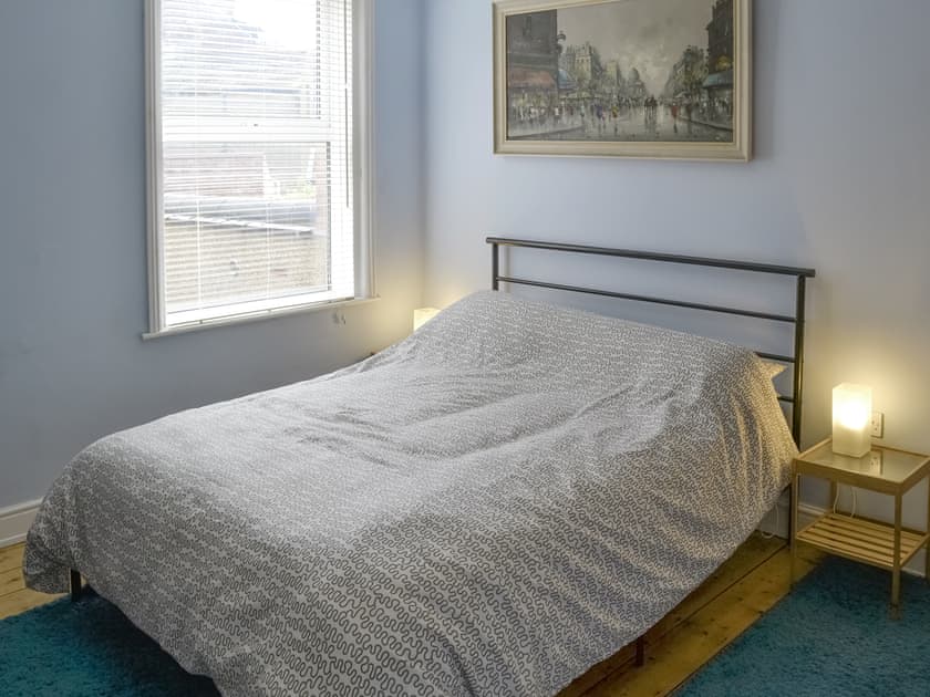 Comfortable double bedroom with Kingsize bed  | The Seahorses - Seahorses, Sheringham
