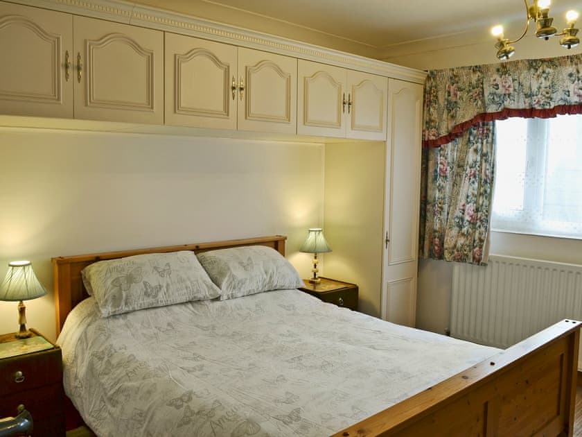 Charming double bedroom | Glan-Mor, Pwllheli