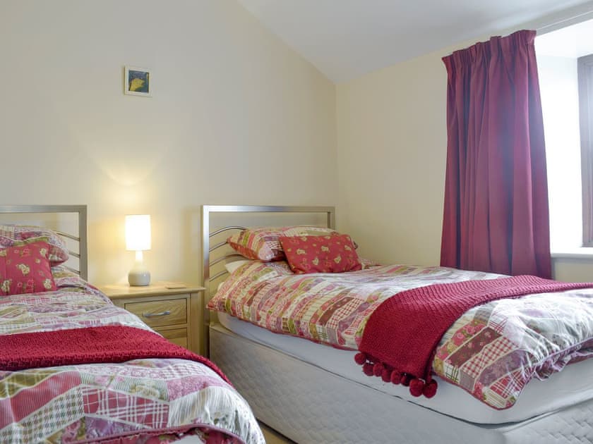 Light and airy twin bedroom | The Creamery, North Wootton, near Wells
