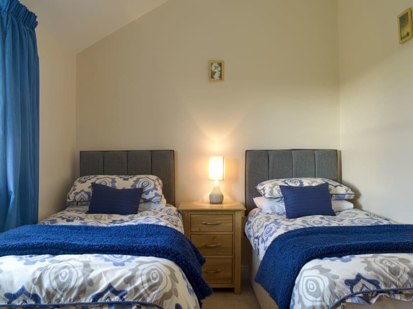Good-sized twin bedroom | The Creamery, North Wootton, near Wells
