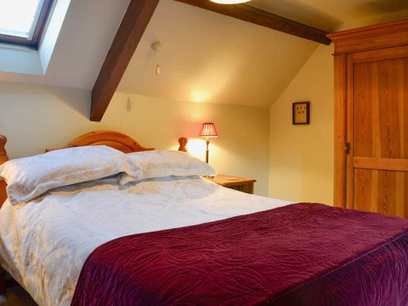 Cosy and romantic double bedroom with beamed ceiling | The Cot, Bussage, near Cirencester