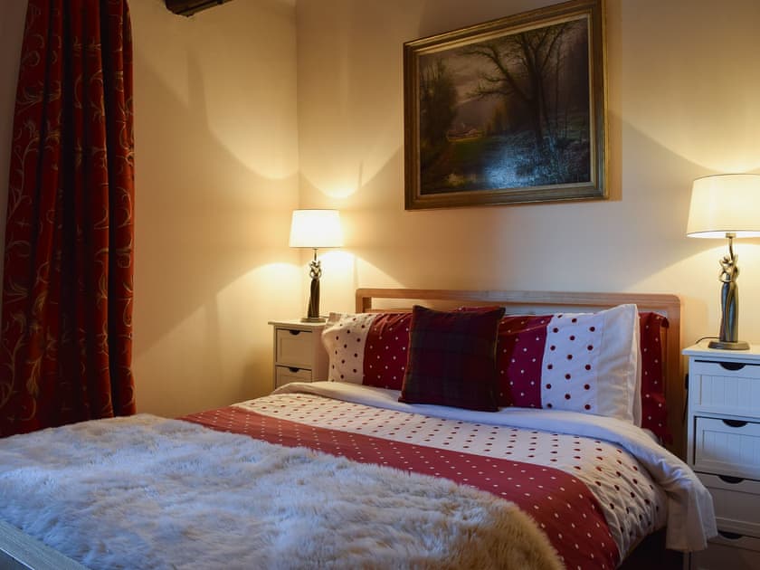 Double bedroom | Barley Cottage - River Nene Cottages, Water Newton, near Peterborough