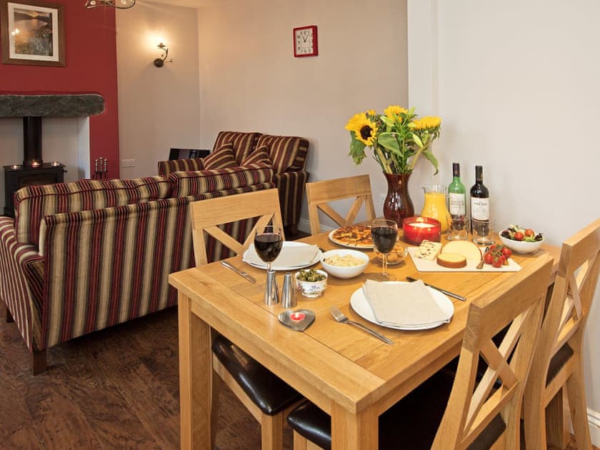 Comfortable dining area | 22 Rose Terrace, Keswick