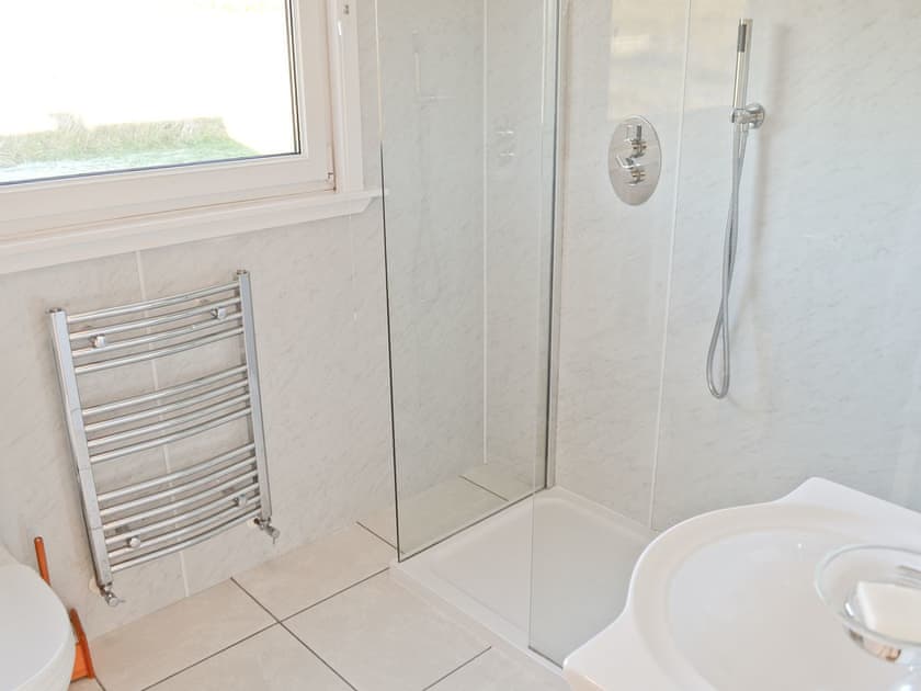 Shower room | Druim-Nan-Deur, Lochcarron