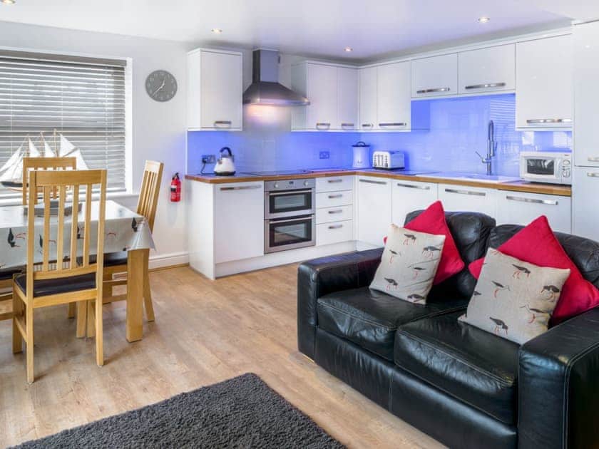 Beautifully presented open plan apartment | Shoreline, Appledore