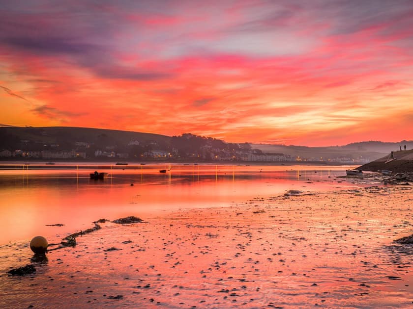 Appledore Shoreline at Dawn | Shoreline, Appledore