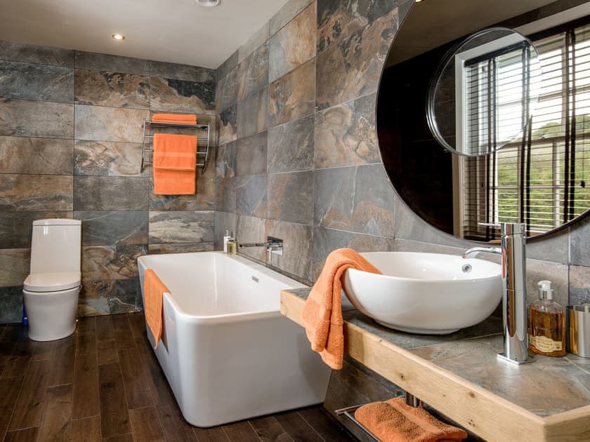 Bathroom double-ended freestanding bath | Willow - Gatehouses of Fleet, Gatehouse of Fleet