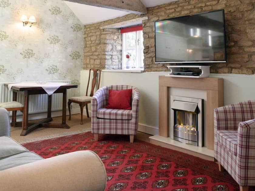 Charming and cosy open plan living space | Coach Cottage - River Nene Cottages, Water Newton, near Peterborough