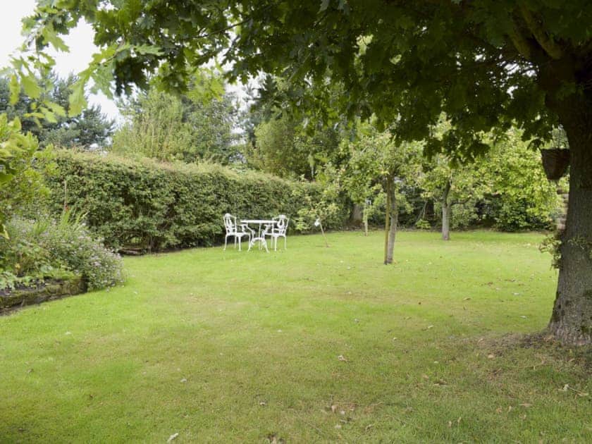 Wonderful picnic-style table and seating with countryside views | Martin Lane Farm Cottages, Burscough, near Southport