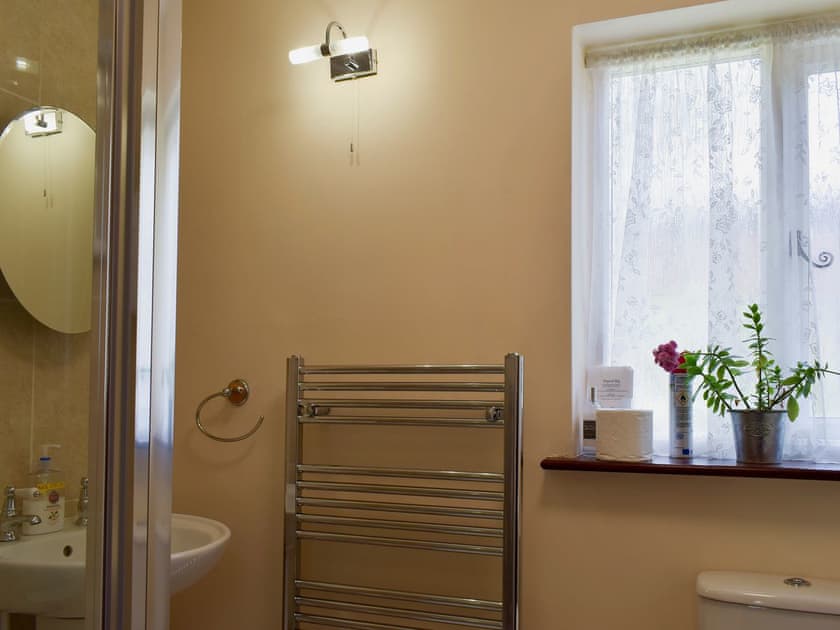 Shower room | The Dairy - Martin Lane Farm Cottages, Burscough, near Southport