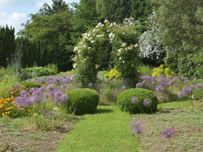 Extensive manicured gardens | Bruern Holiday Cottages, Bruern, near Chipping Norton