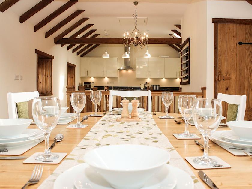 Large family dining table | The Cart Shed - Corporation Farm Cottages, Tickton, near Beverley