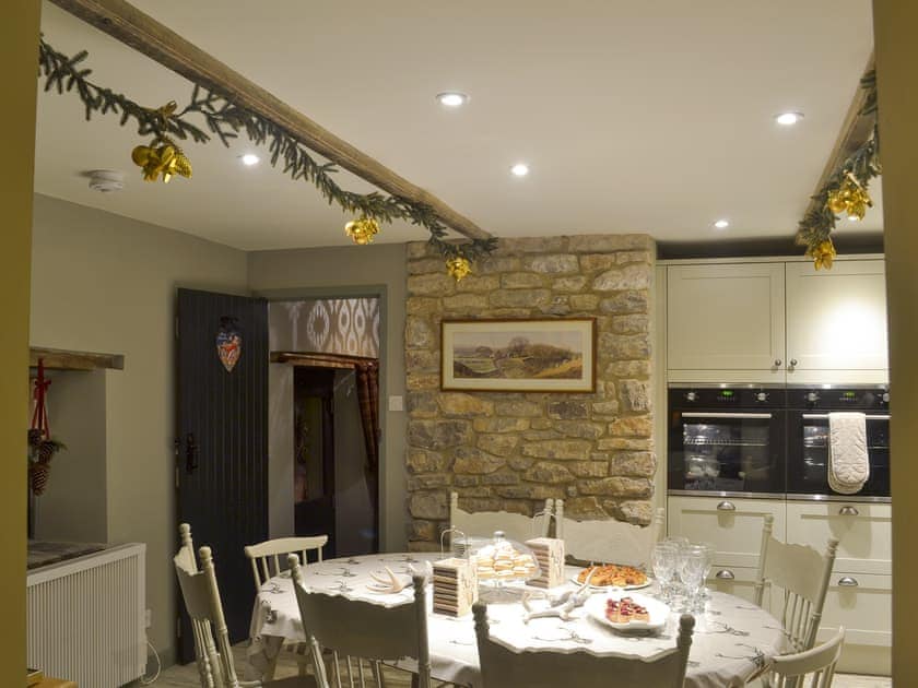 Large kitchen with dining area | Pippinwell, Over Haddon, near Bakewell