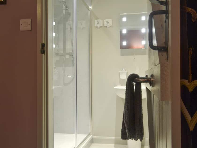 En-suite shower room | Pippinwell, Over Haddon, near Bakewell