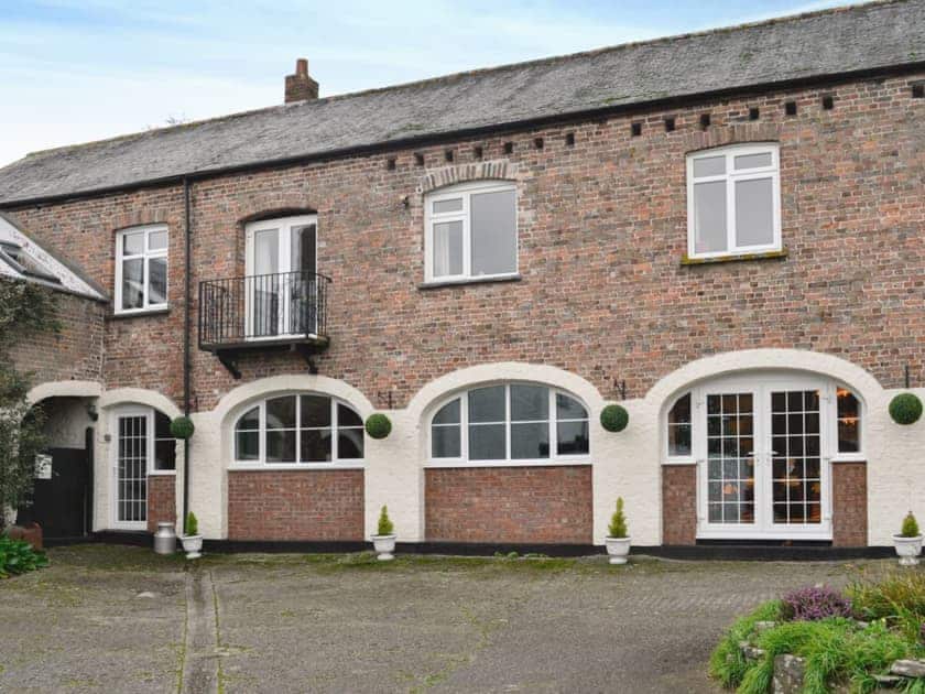 Holiday home situated in a courtyard | Dairy Cottage , Barnstaple