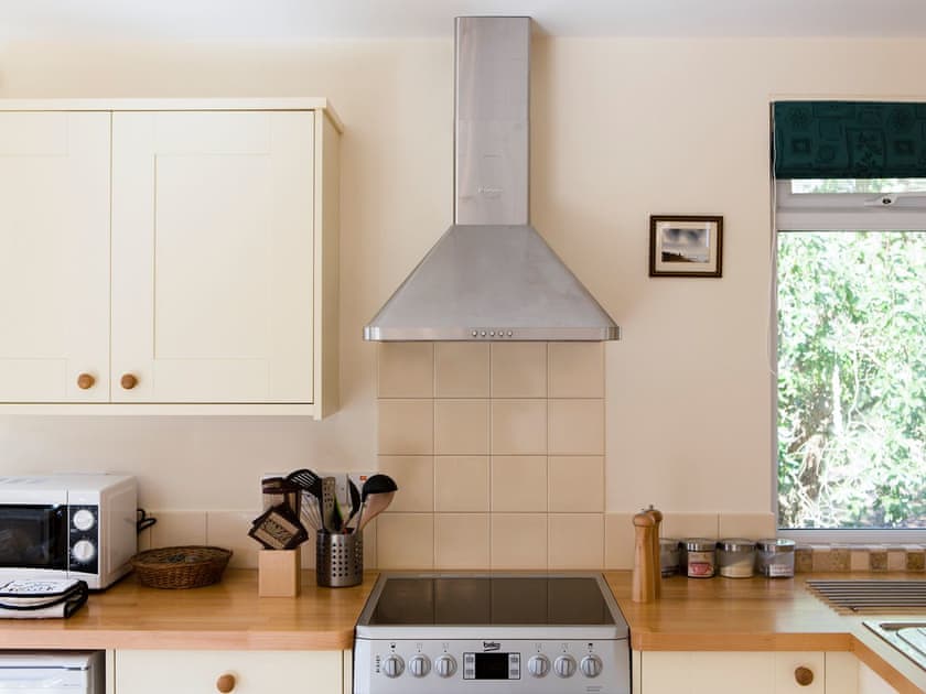 Well-appointed kitchen | The Retreat, Aldringham, near Aldeburgh