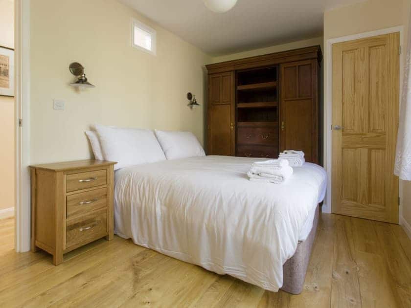 Comfortable double bedroom | The Retreat, Aldringham, near Aldeburgh