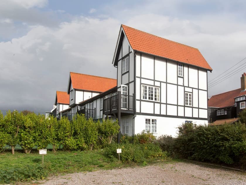 Gravelled parking area | 1 Bell Lodge, Thorpeness, near Aldeburgh