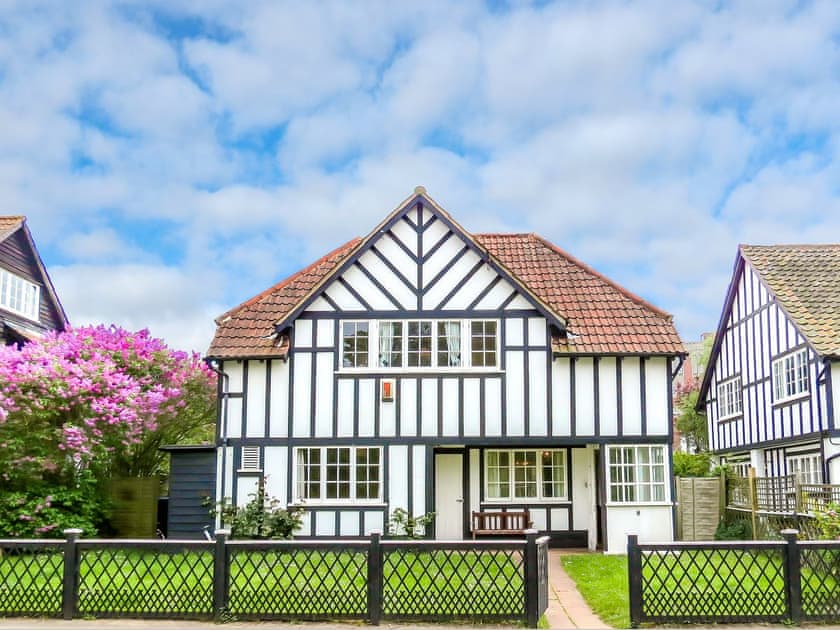 Delightful, charming holiday home | Whinlands, Thorpeness, near Aldeburgh