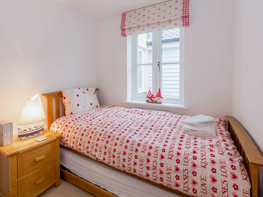 Single bedroom | The Lobster Pot - Aldeburgh Coastal Cottages, Aldeburgh, near Saxmundham